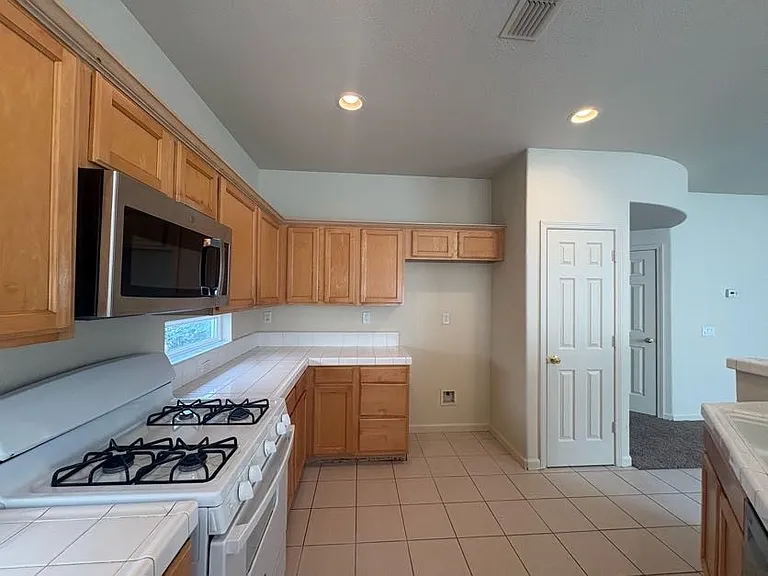 3531 Santiago Ave — Photo 16