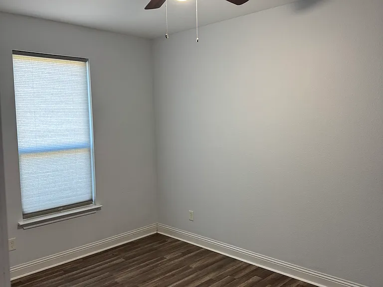 3919 Diamond Ave — Photo 14