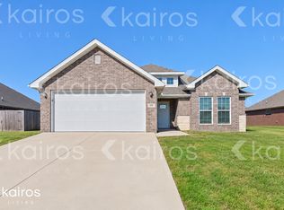 109 Pin Oak St, Gentry, AR 72734