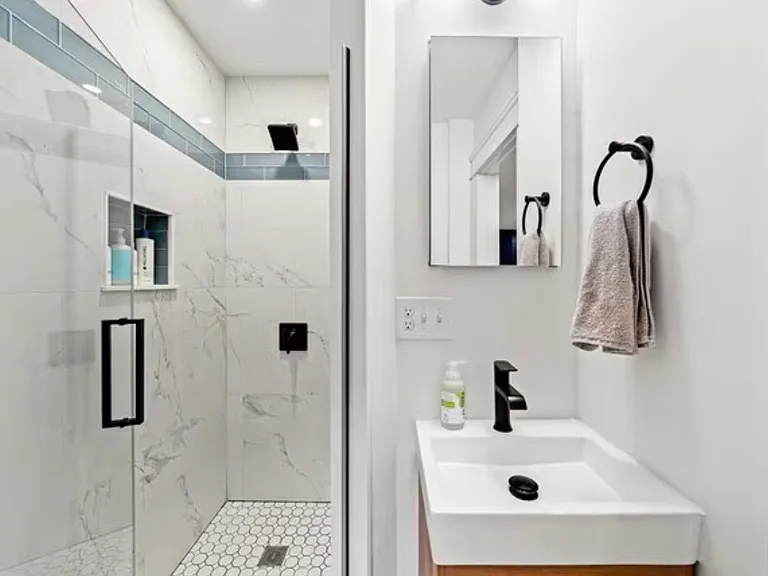 31 Irving St #4 — Photo 10