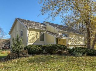 16013 Riggs Rd, Stilwell, KS 66085