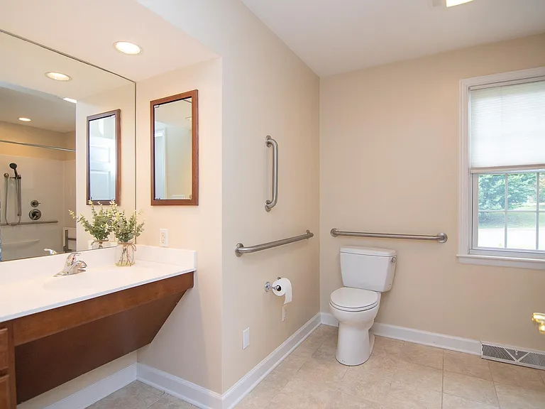 1313 Grove Rd — Photo 21