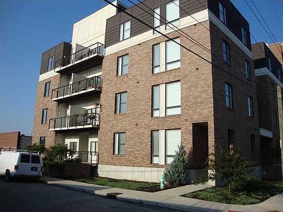 2nd image of 721 E North St APT 1D
