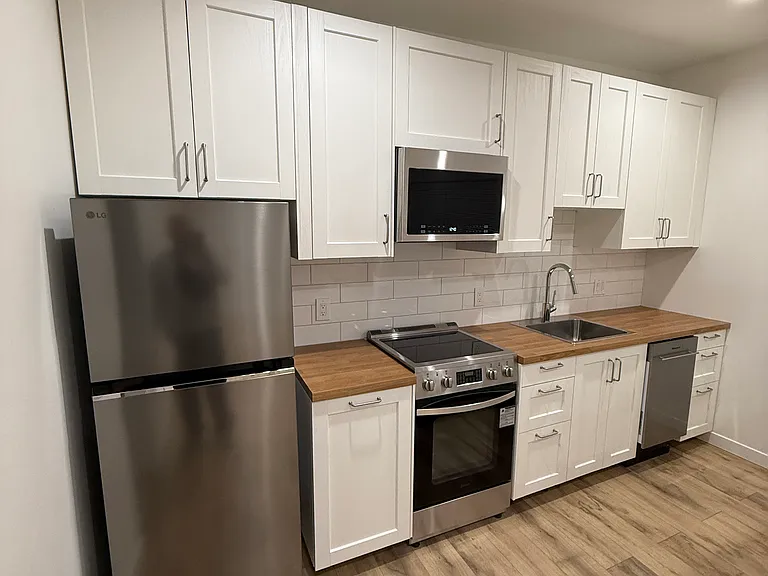 1509 N Hollywood Way #C — Photo 14