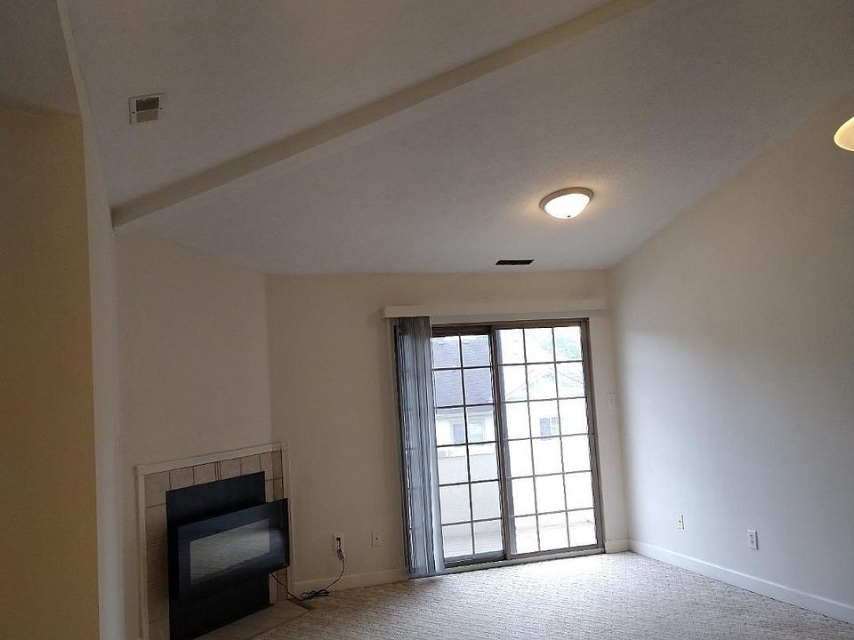 2nd image of 626 Willow Dr