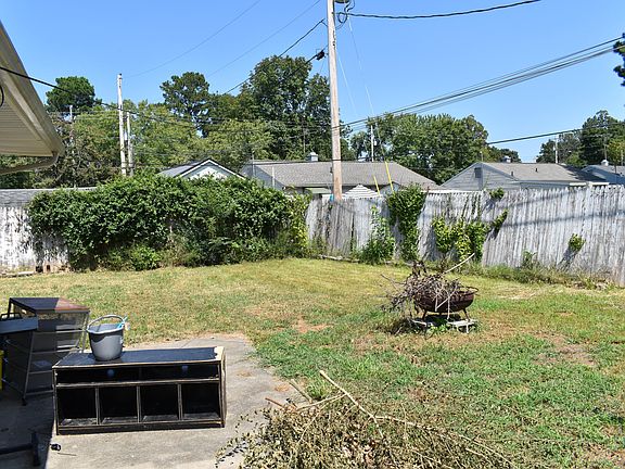 4th image of 2810 Alabama St