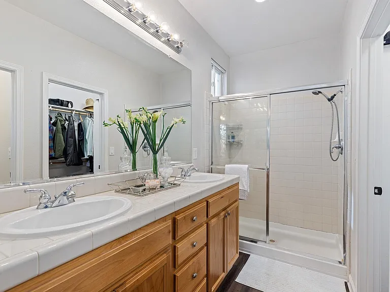 611 Ash Ct — Photo 12