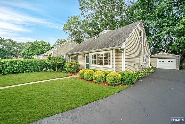 1st image of 58 Lincoln Pl