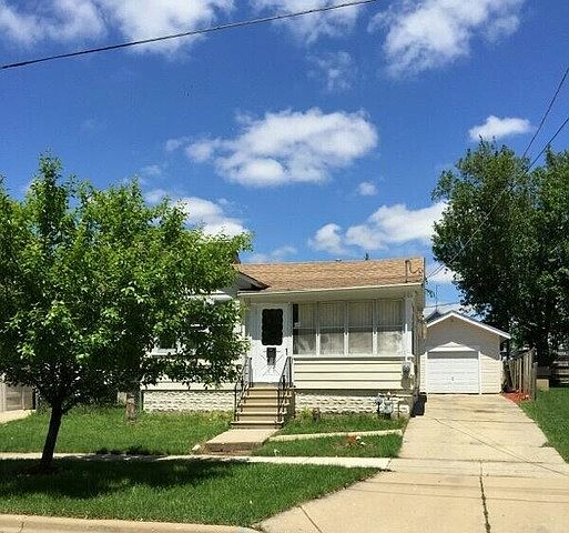 1st image of 604 E Benton St