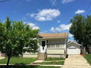 604 E Benton St, Aurora, IL 60505