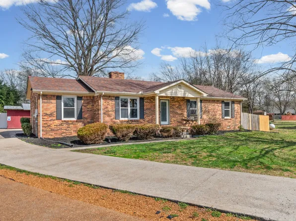 561 Campfire Dr, Murfreesboro, TN 37129