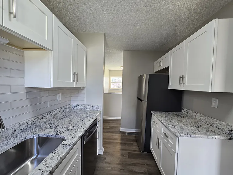 10200 Stroud Ln — Photo 20
