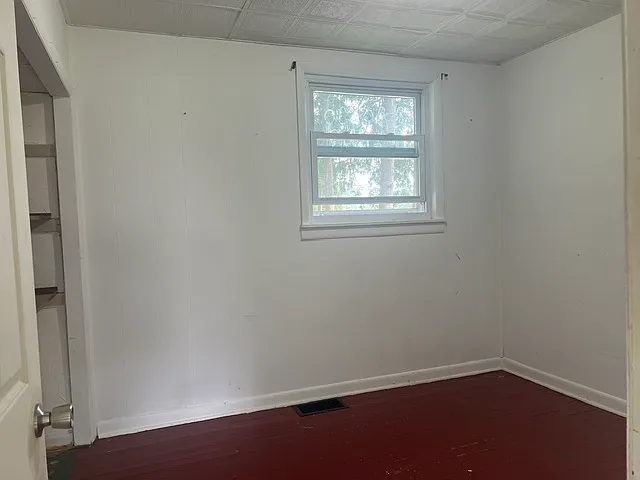 8609 Aitken Ave — Photo 6
