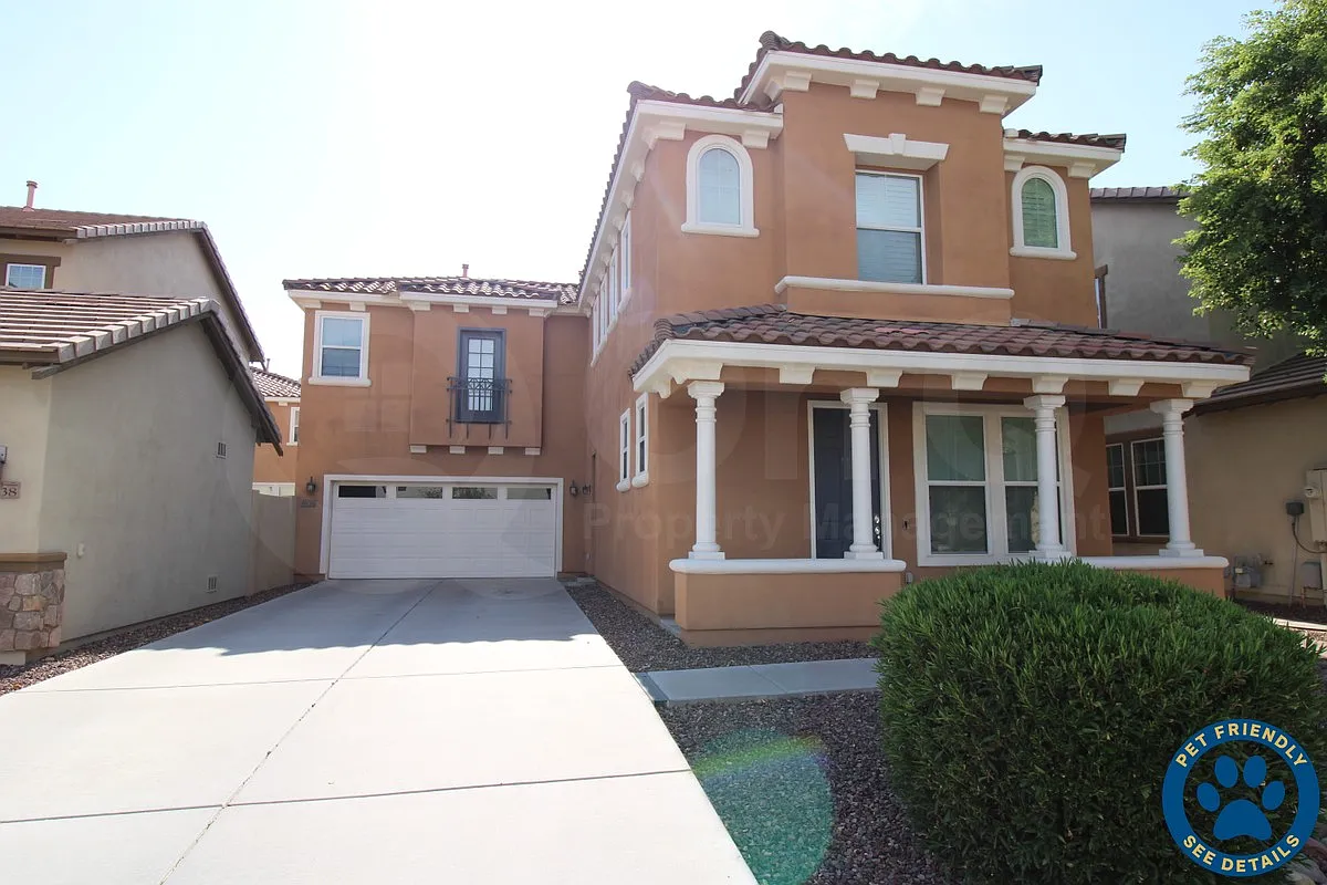 3 bed, 2.5 bath, 2248 sqft, $2,749 — Photo 1