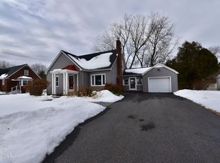 29 Washington Avenue, Halfmoon, NY 12118