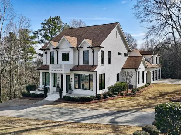 101 Victory Ct, Calhoun, GA 30701