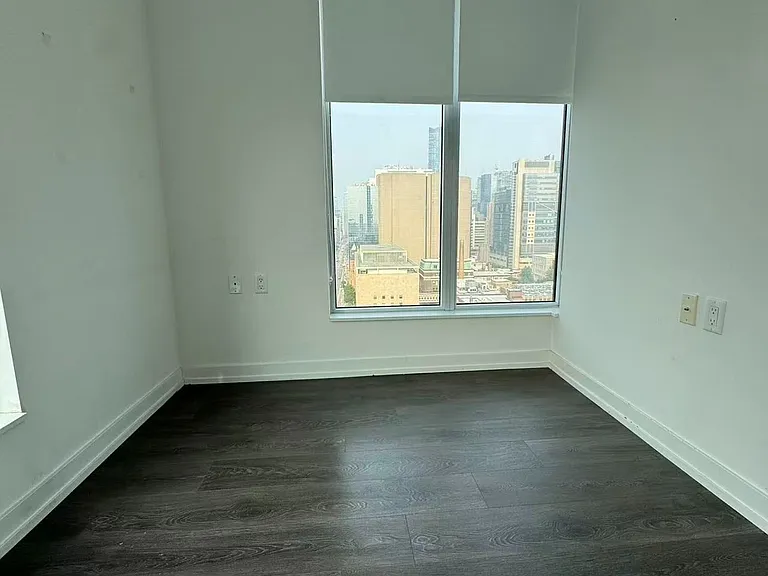 203 College St #1506 — Photo 11