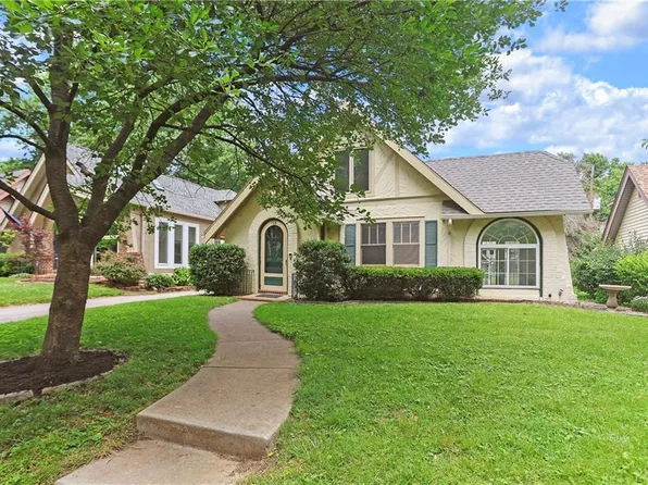 18 E 70th Ter, Kansas City, MO 64113