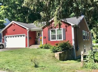 17 Oxford St, Bethel, CT 06801