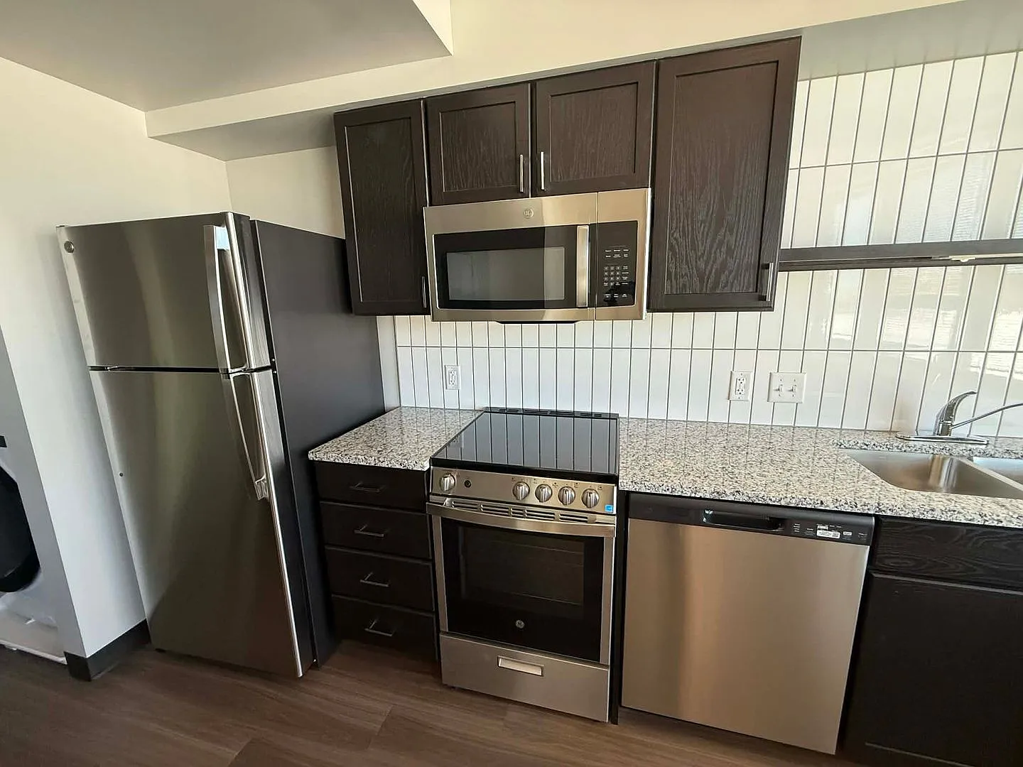 The Arnold Apartments — Photo 4