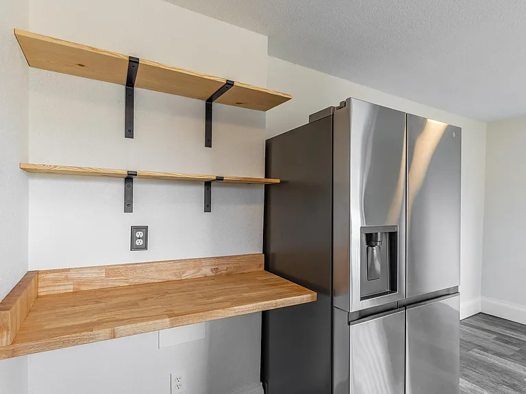 1144 SE 85th Ave — Photo 3