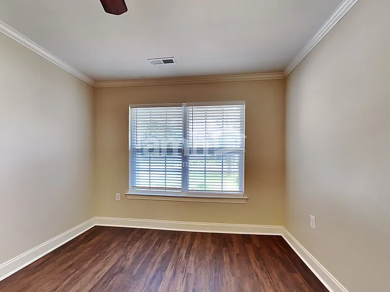 205 Turner Greens Ct — Photo 8