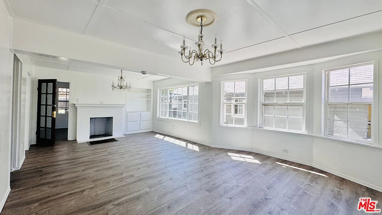 3 bed, 2.0 bath, 1436 sqft, $5,000 — Photo 4