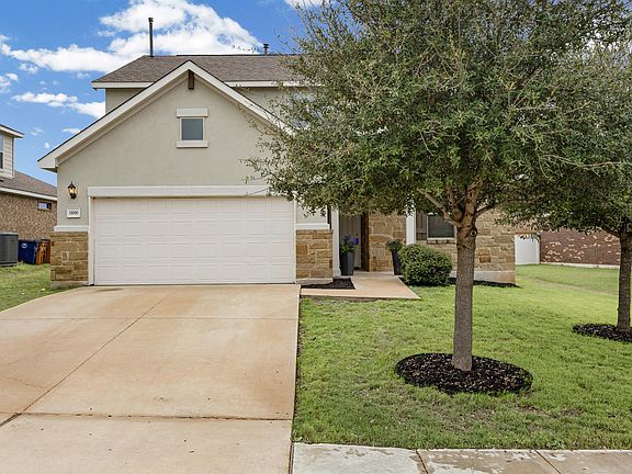 3rd image of 11000 Players Path