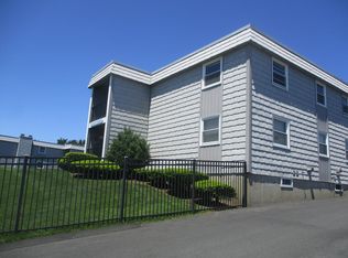 112 Old Wharf Rd APT E4, Dennis Port, MA 02639