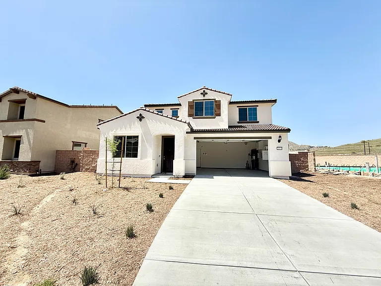 21554 Milam Dr — Photo 1