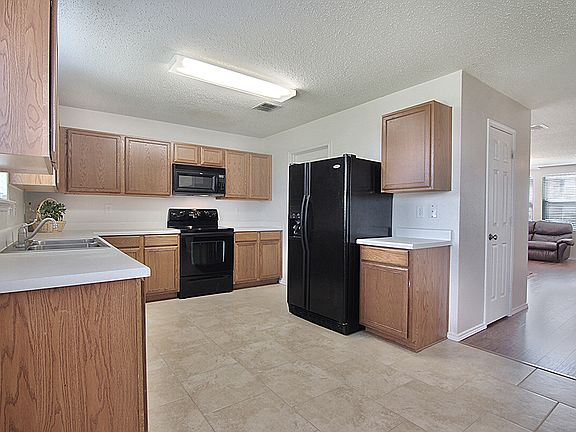 2nd image of 1713 Silverwood Ln