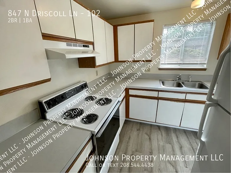 847 N Driscoll Ln #102 — Photo 3