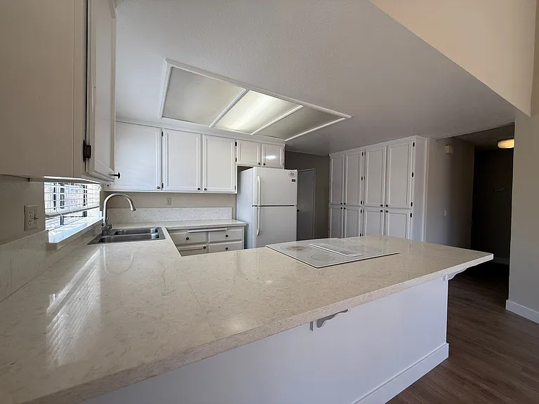 535 Bayview Park Dr — Photo 4