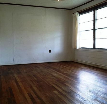 2nd image of 4617 Gallatin St