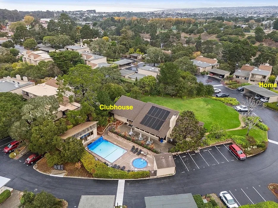 11 Montsalas Dr — Photo 2