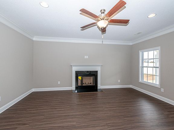 5th image of 2702 Farmhouse Dr