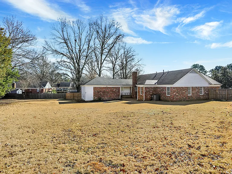 7126 Kings Castle Cv — Photo 27