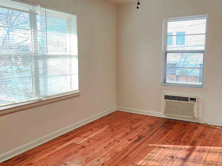 5729 Martel Ave #D — Photo 6
