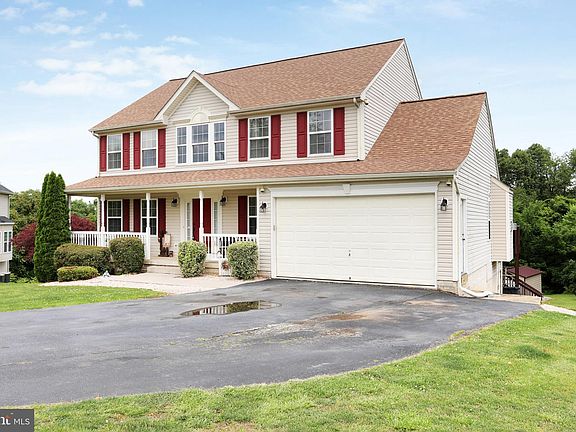 4th image of 40 Devereaux Terrace Ct