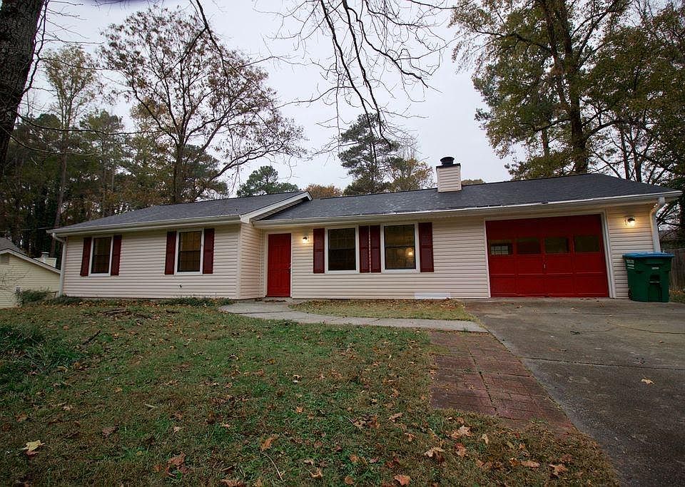 1st image of 3327 Oak Dr
