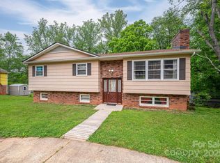 2474 Cedar Valley Dr, Conover, NC 28613
