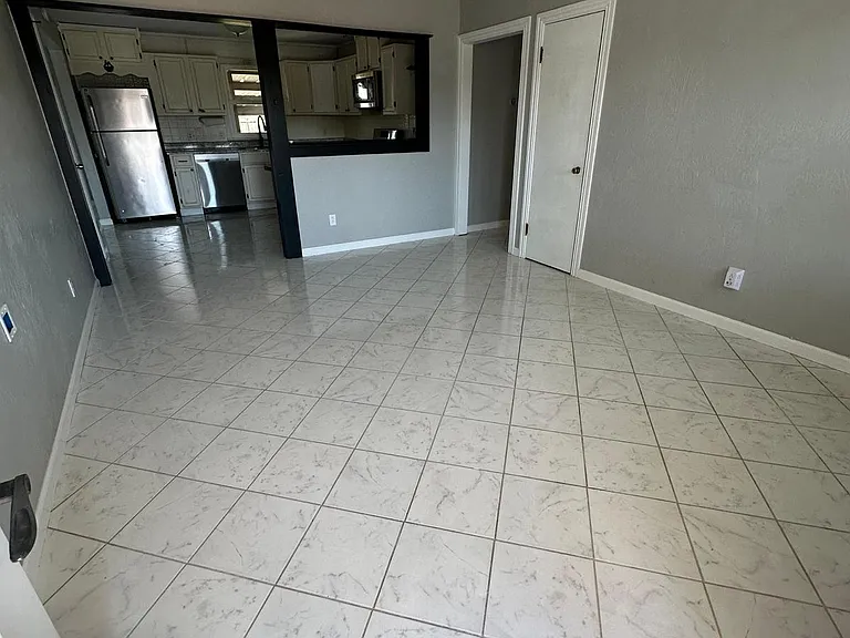 2137 S Fairfield St — Photo 4