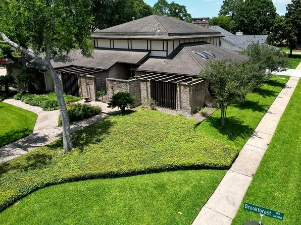 16329 Brook Forest Dr, Houston, TX 77059