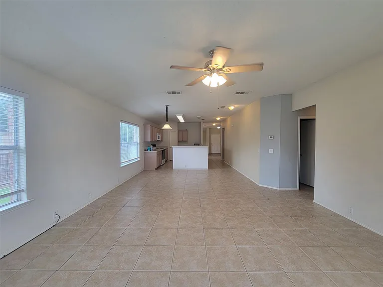 1411 Dundee Dr — Photo 10