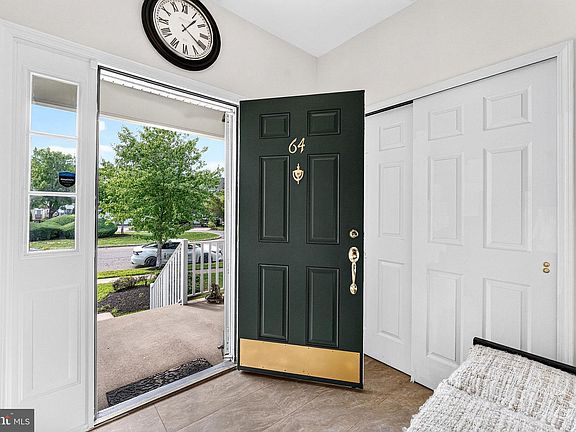 4th image of 64 Fountayne Ln