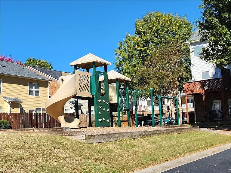 3459 Latitude Cv — Photo 18
