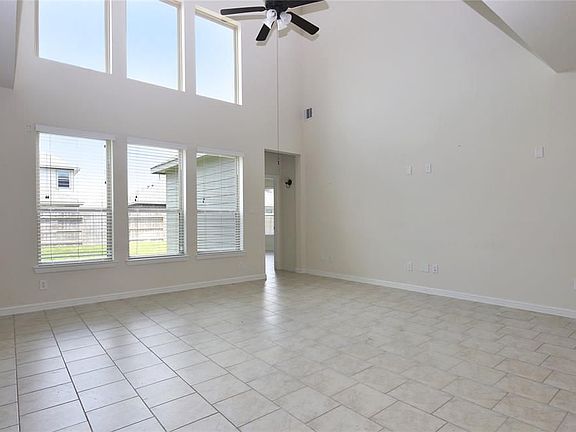 5th image of 8606 Lockridge Valley Trl