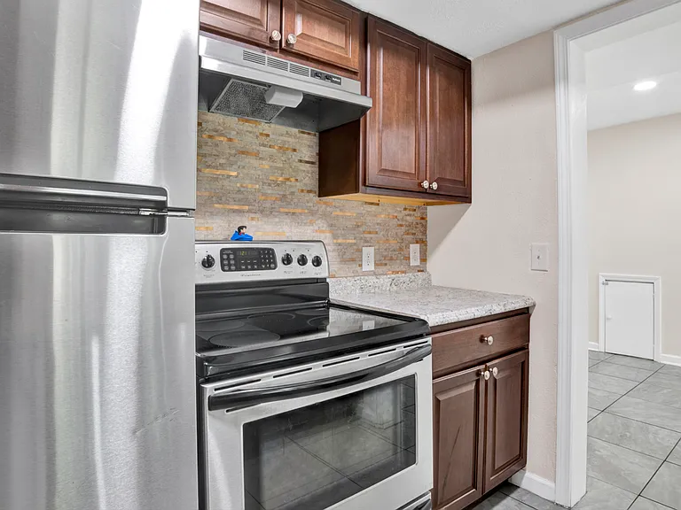 8140 Lillian Hwy — Photo 6