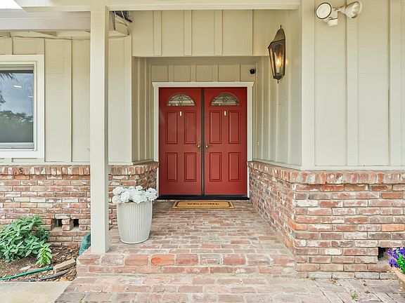 5th image of 8445 Royall Oaks Dr