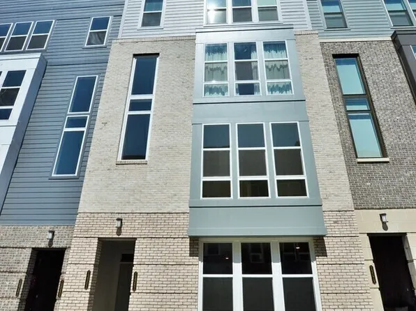 13381 Launders St, Herndon, VA 20171
